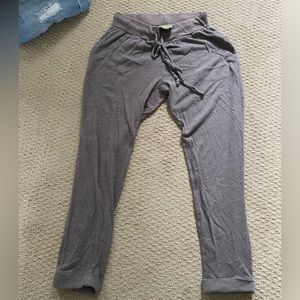 C&C California joggers beige / tan thin soft cropped